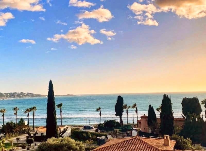 Villa Superbe Vue Mer Sur La Baie De Bandol , 200 M Des Plages ซานารี-ซูร์-แมร์ ภายนอก รูปภาพ